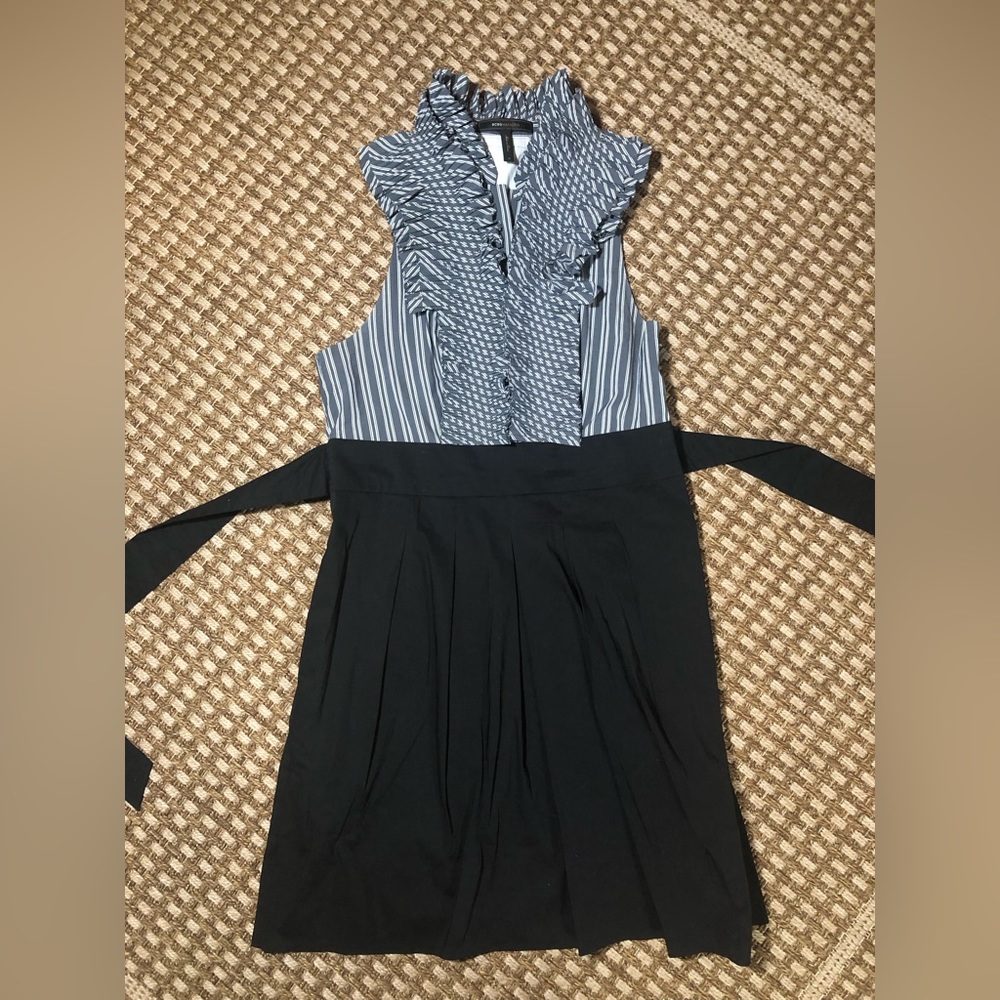 BCBG Maxazria Women’s Size 12 Sleeveless Ruffle Knee Length Dress